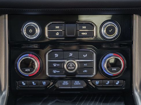 Used 2024 GMC Yukon Denali w/ Max Trailering Package AWD/4WD image 32