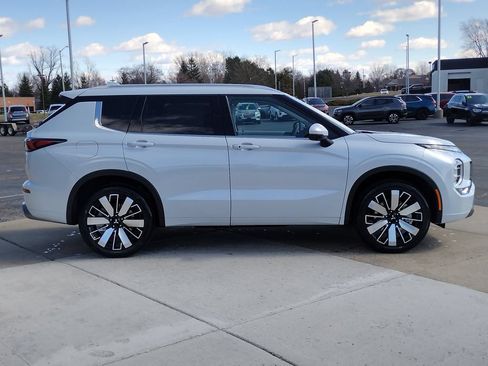 New 2026 Mitsubishi Outlander SEL AWD/4WD image 15