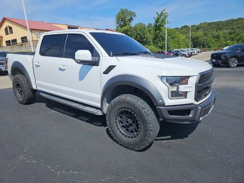 Used 2017 Ford F150 Raptor w/ Equipment Group 802A Luxury AWD/4WD image 5