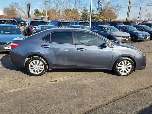 Used 2018 Toyota Corolla LE image 7