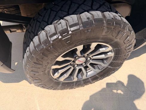 Used 2021 GMC Sierra 1500 AT4 AWD/4WD image 11