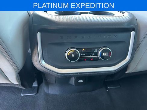 Certified 2025 Ford Expedition Platinum w/ Driver's Package AWD/4WD image 17