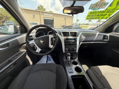 Used 2012 Chevrolet Traverse LT FWD image 8