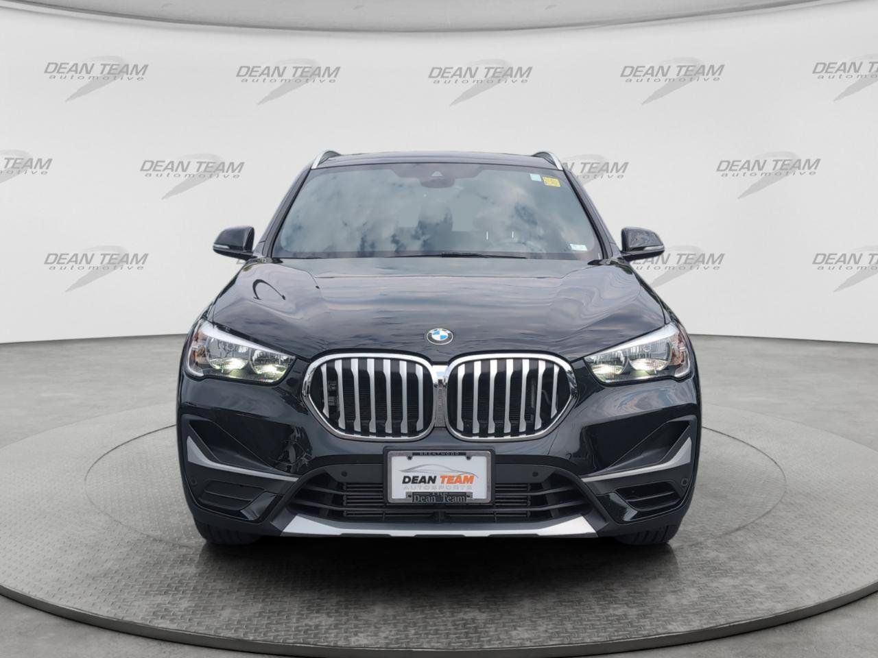 Used 2022 BMW X1 sDrive28i w/ Convenience Package FWD image 2