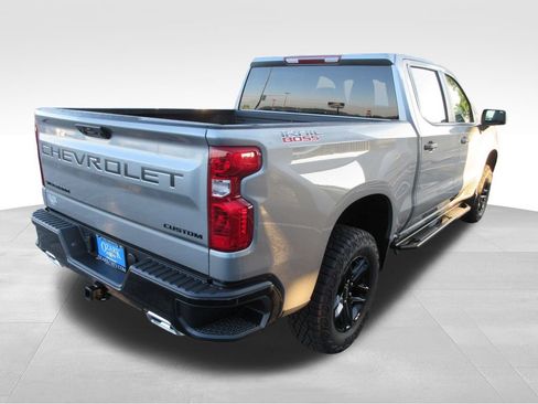 Certified 2026 Chevrolet Silverado 1500 Custom Trail Boss w/ LPO, Dark Essentials Package AWD/4WD image 5