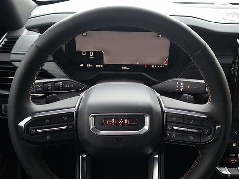 Used 2025 GMC Acadia AT4 image 19