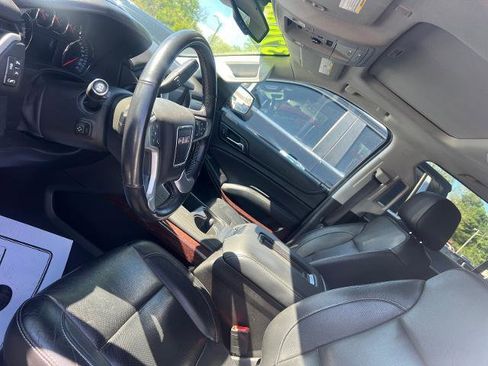 Used 2020 GMC Yukon XL SLT w/ Open Road Package AWD/4WD image 8