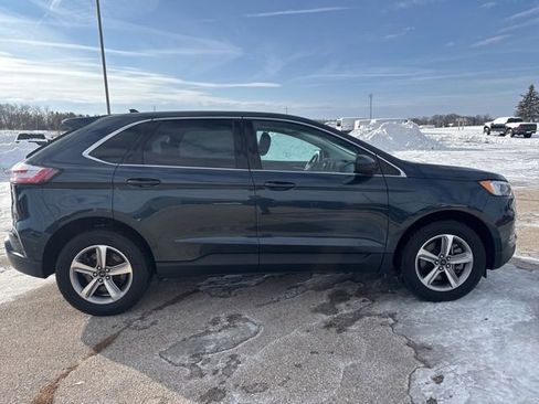 Used 2024 Ford Edge SEL w/ Convenience Package image 4