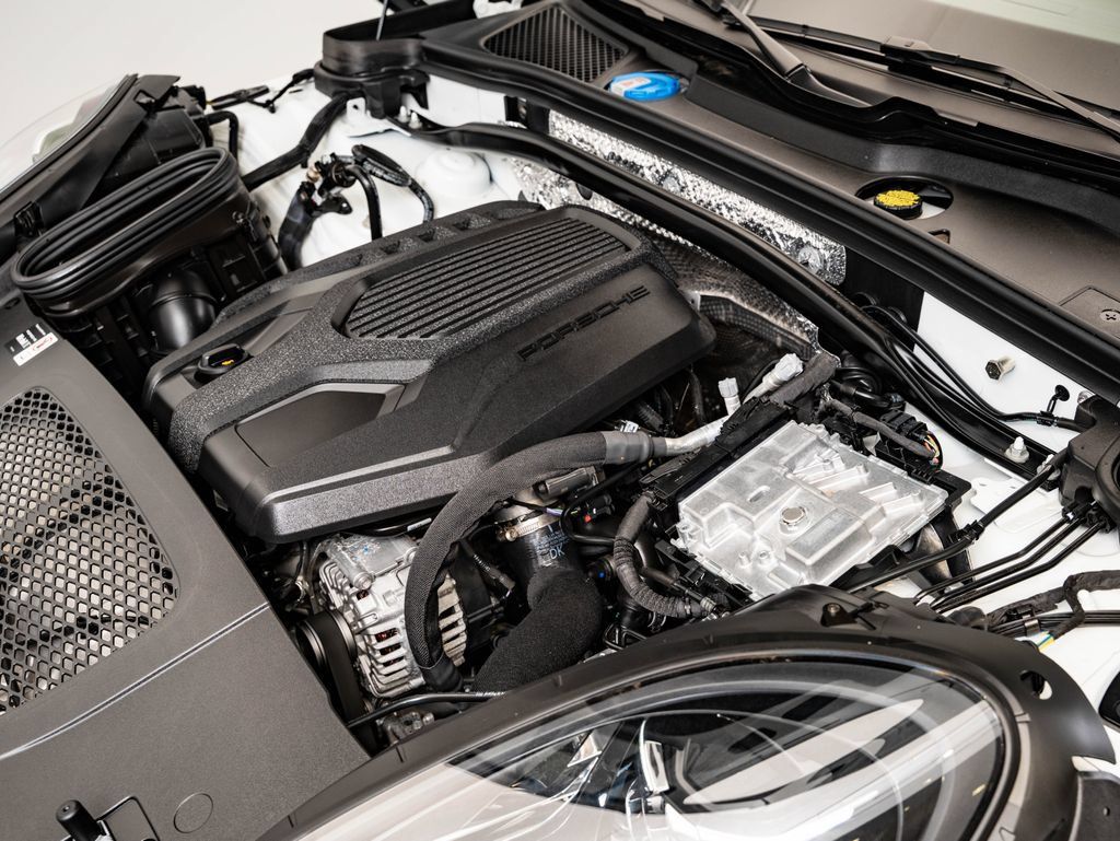 Certified 2026 Porsche Macan AWD/4WD image 50
