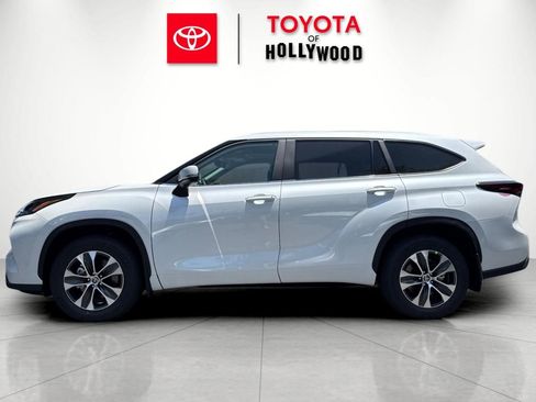 New 2026 Toyota Highlander XLE AWD/4WD image 9