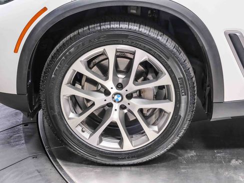 Used 2021 BMW X5 xDrive40i w/ Convenience Package AWD/4WD image 11