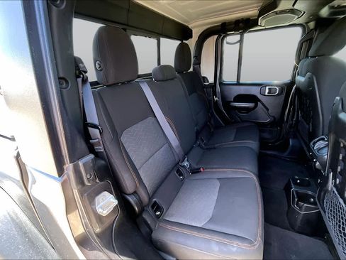 Used 2023 Jeep Gladiator Mojave w/ Trailer Tow Package AWD/4WD image 18