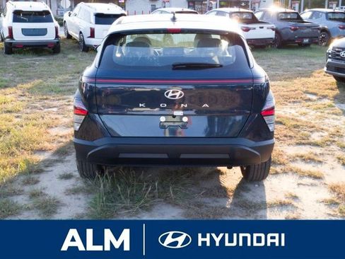 New 2026 Hyundai Kona SE image 5