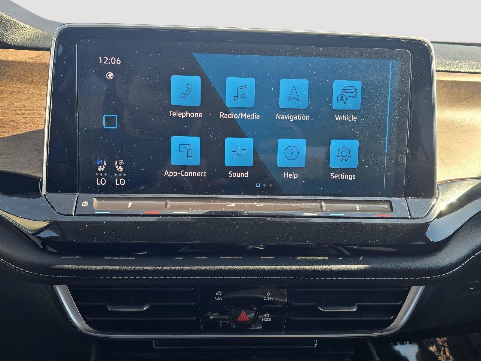 Certified 2024 Volkswagen Atlas SE AWD/4WD image 9