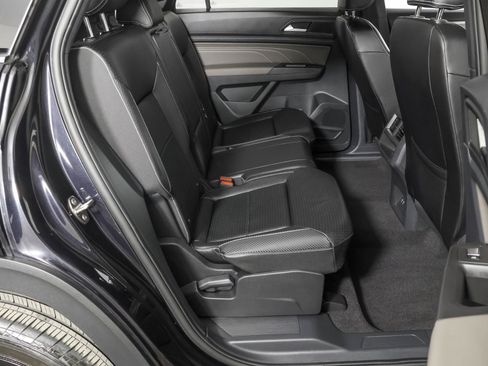 Used 2023 Volkswagen Atlas Cross Sport SE w/ Black Wheel Package AWD/4WD image 40