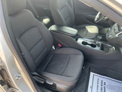 Used 2019 Chevrolet Malibu LT image 15