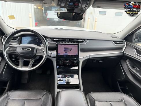 Certified 2022 Jeep Grand Cherokee Limited AWD/4WD image 12