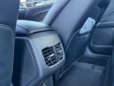 Used 2020 Ford Fusion SEL image 19