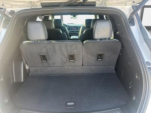 Used 2023 Buick Enclave Premium image 12