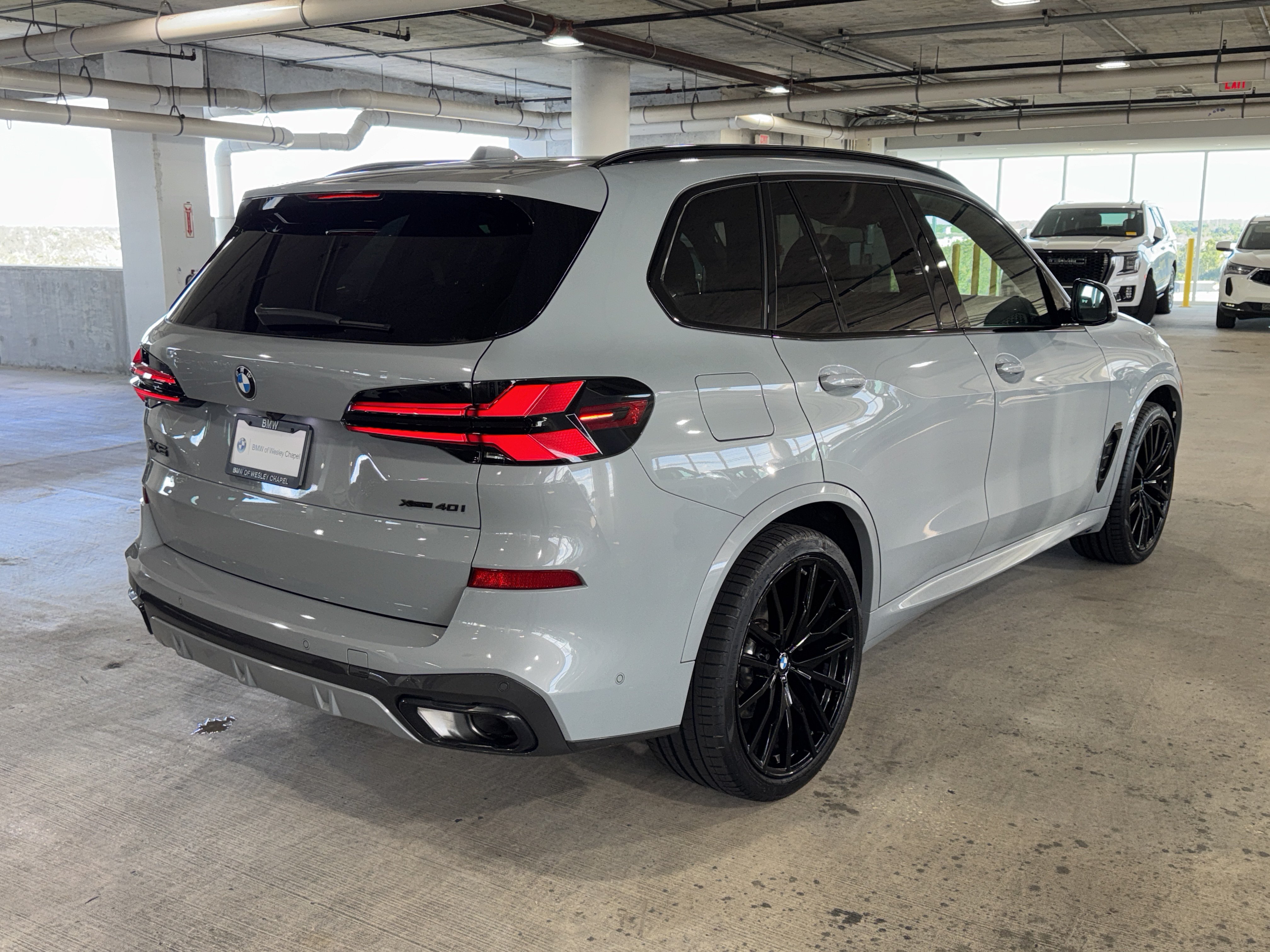 Used 2025 BMW X5 xDrive40i w/ M Sport Package AWD/4WD image 8
