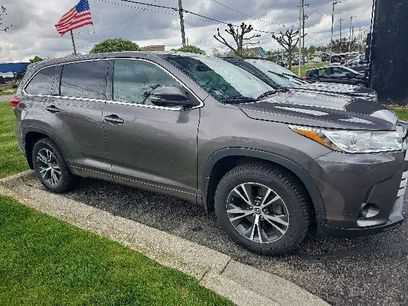 Used 2017 Toyota Highlander LE