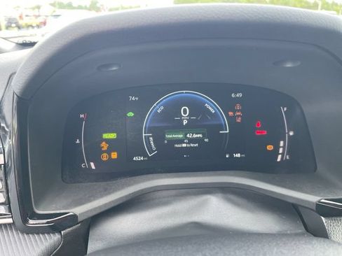Used 2025 Toyota Camry SE AWD/4WD image 16