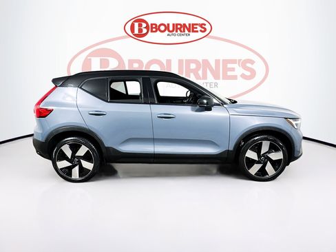 Used 2023 Volvo XC40 Recharge Ultimate image 13