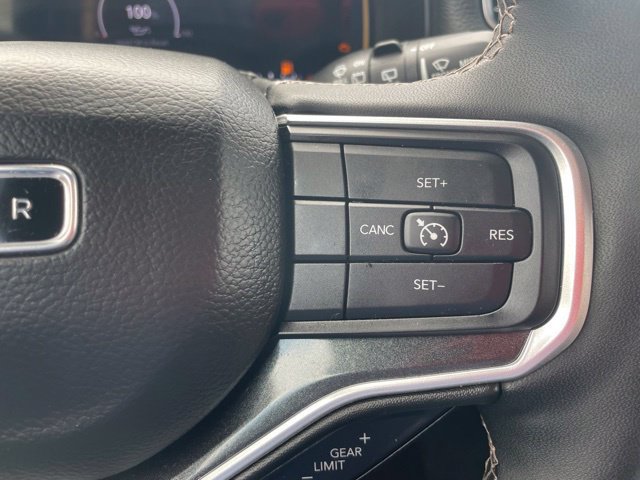Used 2024 Jeep Wagoneer 2WD image 26