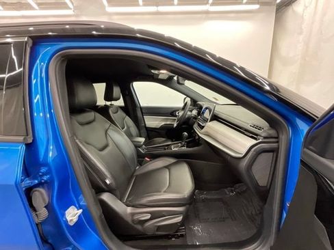 Used 2025 Jeep Compass Limited AWD/4WD image 23