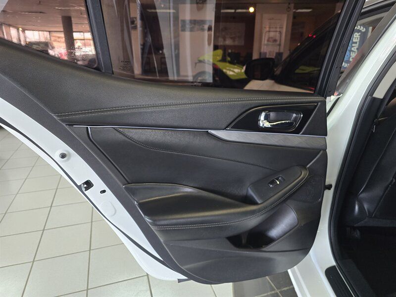 Used 2017 Nissan Maxima 3.5 SV FWD image 12