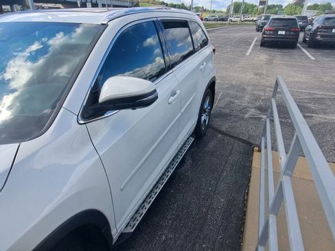 Certified 2019 Toyota Highlander Limited Platinum w/ Protection Package #3 AWD/4WD image 8