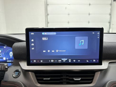 Used 2025 Ford Explorer ST-Line w/ ST-Line Street Pack AWD/4WD image 35