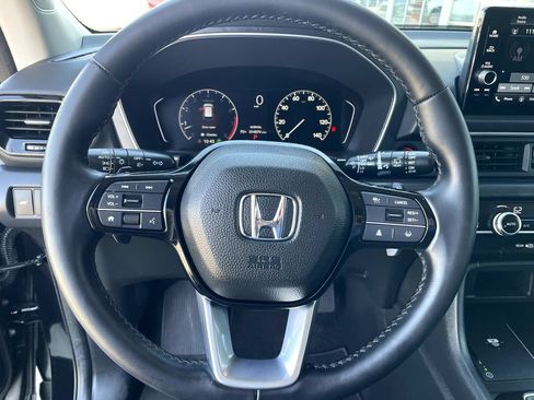 Used 2025 Honda Pilot EX-L image 13