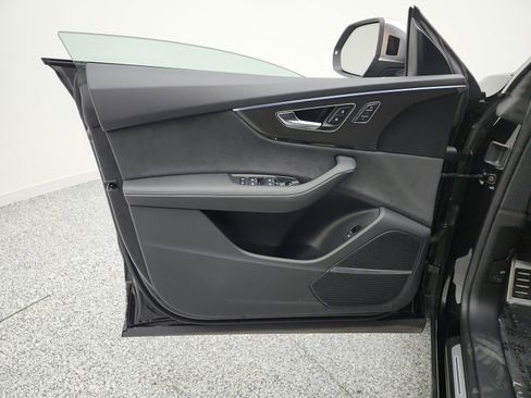 Used 2023 Audi SQ8 Prestige AWD/4WD image 15