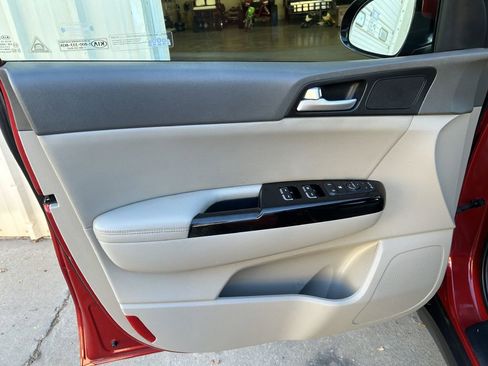 Used 2018 Kia Sportage EX w/ EX Premium Package image 3