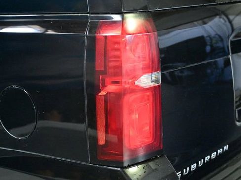 Used 2018 Chevrolet Suburban LT image 14