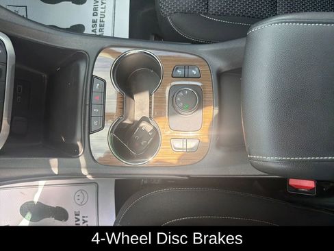 Used 2020 GMC Acadia SLE w/ Driver Convenience Package AWD/4WD image 23