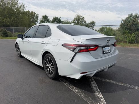 Used 2023 Toyota Camry SE AWD/4WD image 8