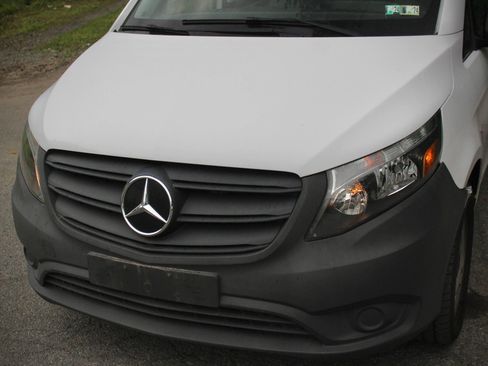 Used 2022 Mercedes-Benz Metris image 9