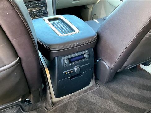 Used 2014 Cadillac Escalade Platinum image 33