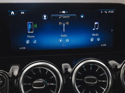 Used 2025 Mercedes-Benz GLA 250 GLA 250 image 24