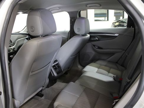 Used 2019 Chevrolet Impala LT image 17