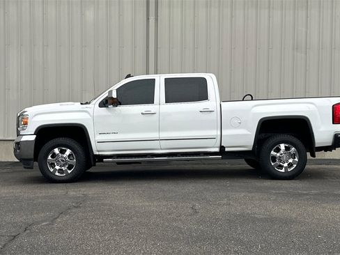 Used 2018 GMC Sierra 2500 SLT w/ Duramax Plus Package image 8