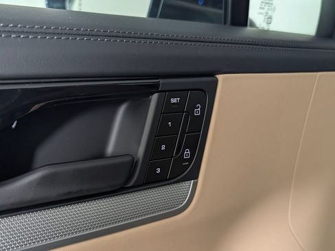 New 2026 Porsche Cayenne Coupe AWD/4WD image 27