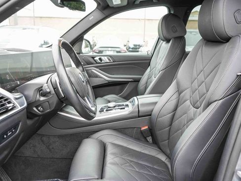 Used 2025 BMW X5 xDrive50e image 17