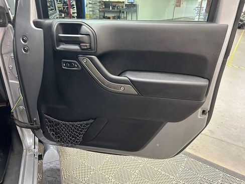 Used 2015 Jeep Wrangler Unlimited Sport w/ Quick Order Package 24S AWD/4WD image 17