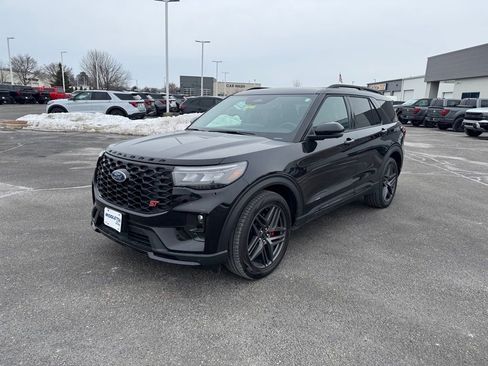 Used 2025 Ford Explorer ST w/ Sun And Sound Package image 9