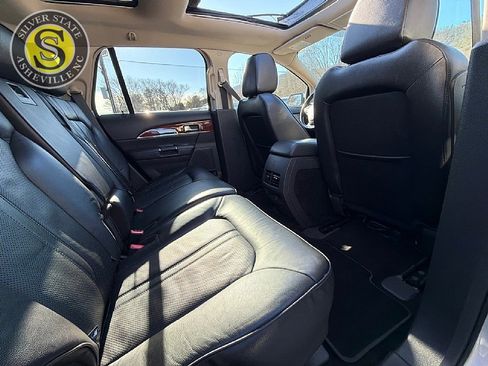 Used 2013 Lincoln MKX AWD image 18