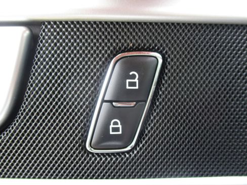 Used 2023 Ford Explorer XLT w/ Equipment Group 202A AWD/4WD image 35