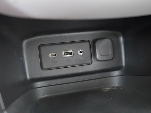 Used 2020 Chevrolet Equinox LT image 26